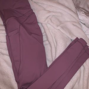 High waisted leggings with pockets!